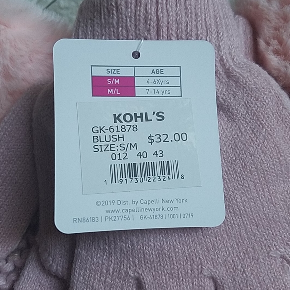 Girls hat, glove, and scarf set - Picture 7 of 7